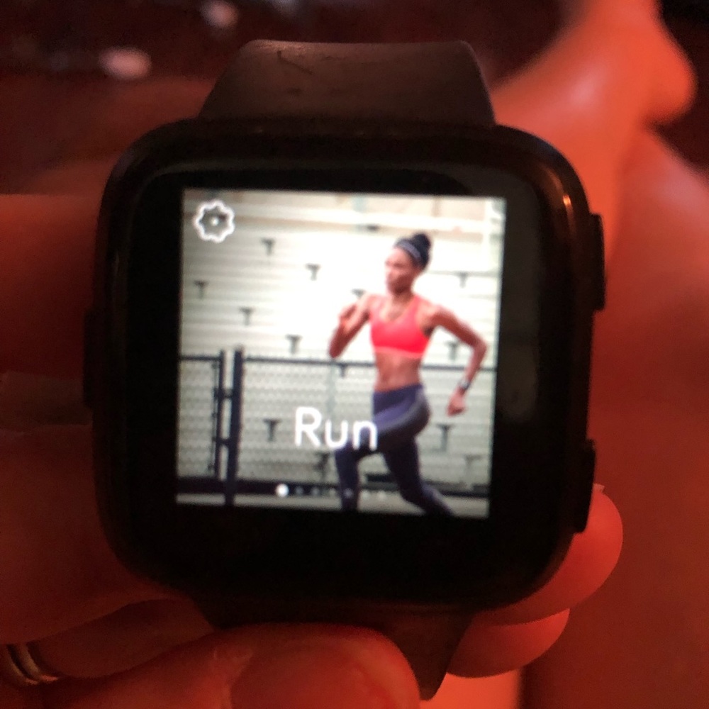 Fitbit Versa - Picture 3 of 8